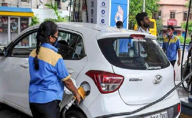 पेट्रोल-डीजल की कीमत स्थिर, कच्चा तेल 78 डॉलर प्रति बैरल के करीब