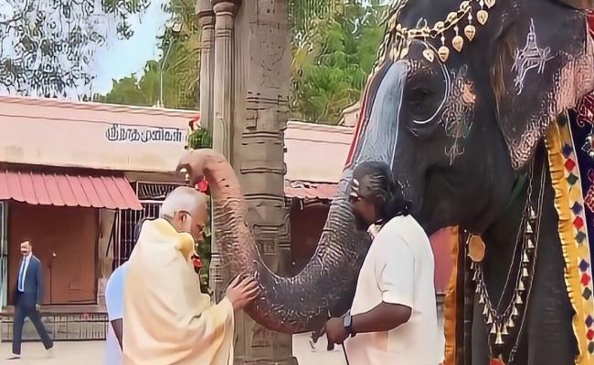 प्रधानमंत्री मोदी ने तिरुचिरापल्ली के श्री रंगनाथस्वामी मंदिर में पूजा-अर्चना की