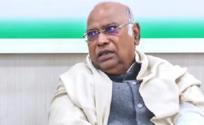 मोदी सरकार के खिलाफ कांग्रेस ने जारी किया 'ब्लैक पेपर'