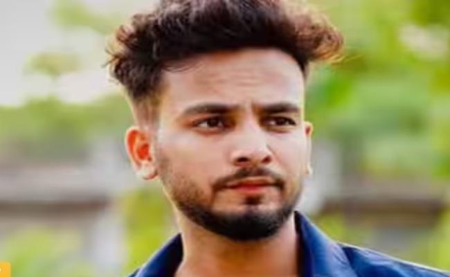 यूट्यूबर एल्विश यादव सांप के जहर की तस्करी के मामले में गिरफ्तार