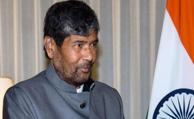 पशुपति पारस ने मंत्री पद से दिया इस्तीफा, नाइंसाफी का लगाया आरोप