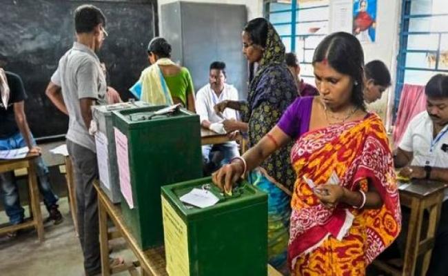 पश्चिम बंगाल के सभी मतदान केंद्रों को संवेदनशील मान रहा है चुनाव आयोग, मतदान से पहले और 100 कंपनी केंद्रीय बलों की तैनाती