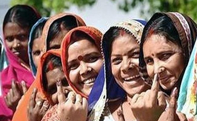 लोकसभा चुनाव : छत्तीसगढ़ में 3320 मतदान केन्द्रों का संचालन करेंगी महिलाएं