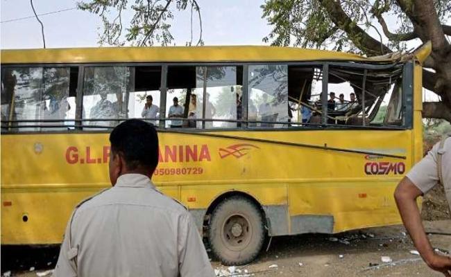 नारनौल स्कूल बस हादसा, सात बच्चों की मौत, नियमों की धज्जियां उड़ाकर चल रही थी बस