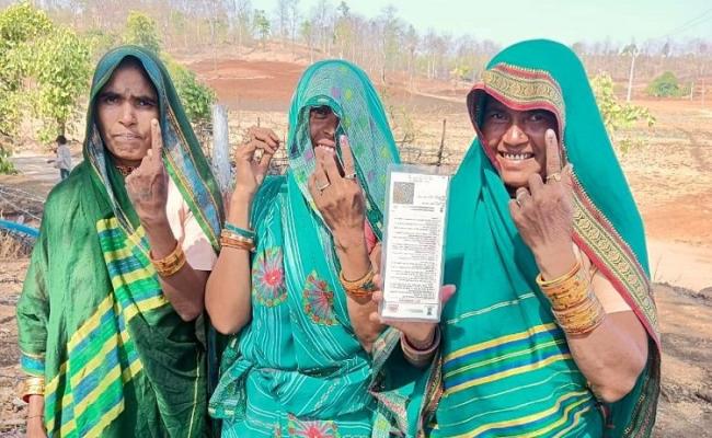 लोकसभा चुनाव: तीसरे चरण में एक बजे तक करीब 40 प्रतिशत मतदान