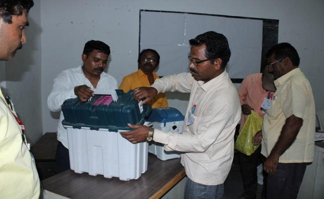 लोकसभा चुनाव: तीसरे चरण में 64.05 प्रतिशत मतदान