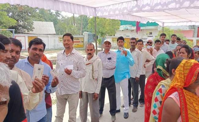 लोस चुनाव : उप्र की 13 सीटों पर 11 बजे तक 27.12 फीसदी मतदान