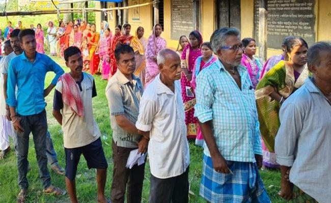 छठे चरण में दोपहर 1 बजे तक 39.13 प्रतिशत मतदान, बंगाल में सर्वाधिक और दिल्ली में सबसे कम