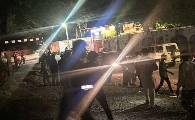 सुपरफास्ट ट्रेन की चपेट में आने से दो महिलाओं सहित तीन की मौत