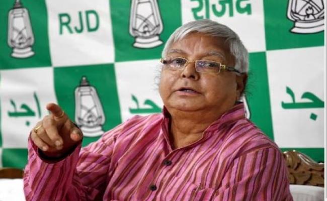 कंचनजंगा एक्सप्रेस ट्रेन हादसे पर लालू यादव ने उठाए सवाल