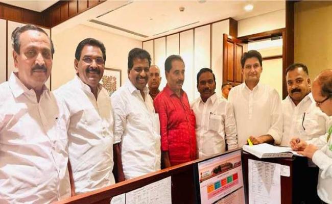 स्पीकर का होगा चुनाव, एनडीए से ओम बिरला और विपक्ष की ओर से के. सुरेश होंगे उम्मीदवार