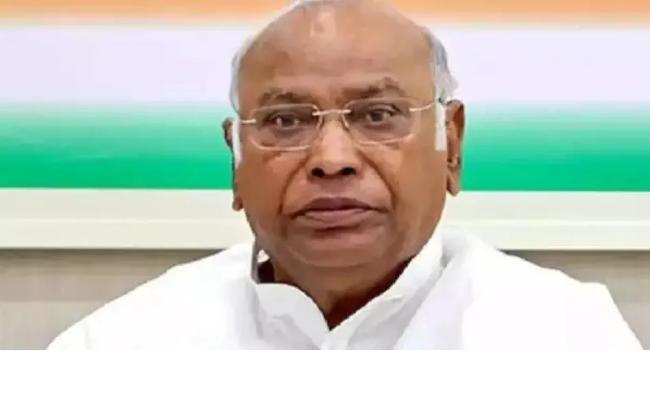 लद्दाख त्रासदी में शहीद हुए सेना के जवानों के परिवारों के प्रति कांग्रेस अध्यक्ष खरगे ने व्यक्त की संवेदना