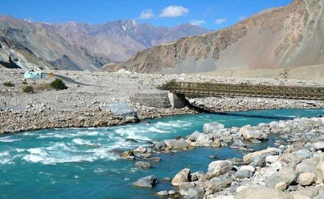 टैंक में नदी पार करते समय डूबने से जेसीओ सहित पांच सैन्य जवान बलिदान