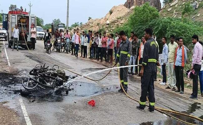 लखनऊ-आगरा एक्सप्रेस-वे पर हादसा, 18 की मौत, 30 से अधिक घायल, कई की हालत नाजुक, मुख्यमंत्री ने दुख जताया