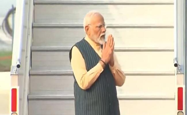 प्रधानमंत्री मोदी दो देशों की यात्रा पूरी कर स्वदेश लौटे