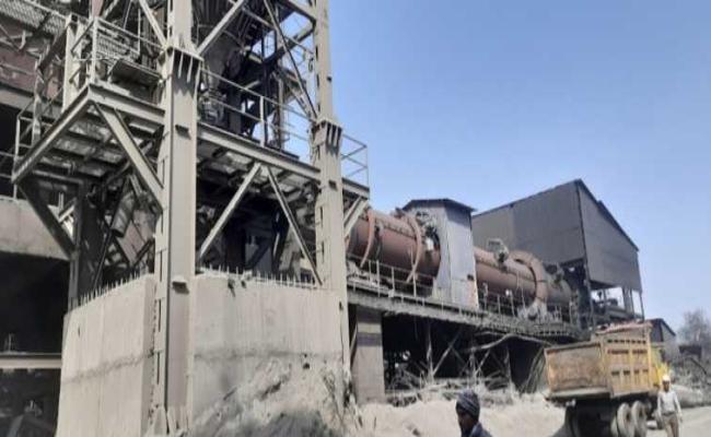 झारखंड के चिंतपूर्णी स्टील प्लांट में फटा बॉयलर, चार मजदूर झुलसे , दो की हालत गंभीर