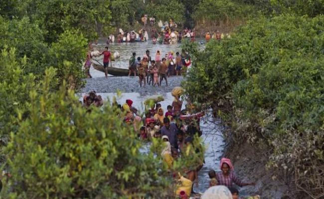 म्यांमार से बांग्लादेश जाने की कोशिश कर रहे रोहिंग्या मुसलमानों पर ड्रोन और तोपों से हमला, 200 की मौत
