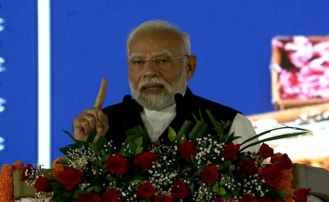 महाराष्ट्र के जलगांव में बाेले प्रधानमंत्री, महिलाओं के खिलाफ अपराध अक्षम्य, दोषी कोई भी हो बचना नहीं चाहिए