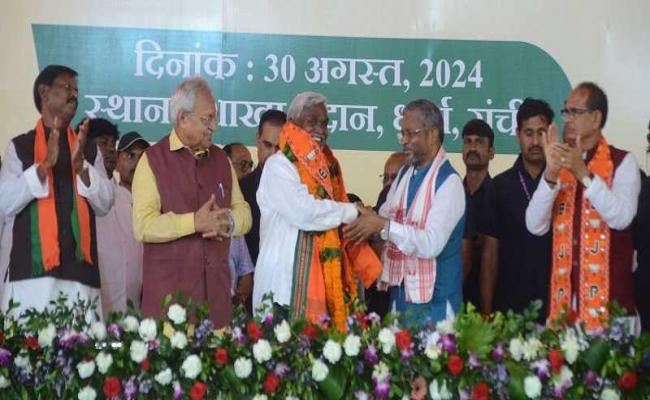 झारखंड के पूर्व मुख्यमंत्री चम्पाई सोरेन भाजपा में शामिल