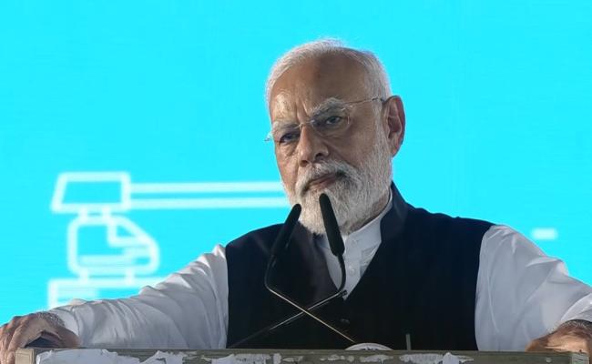 पालघर में प्रतिमा गिरने की घटना पर बोले प्रधानमंत्री मोदी- शिवाजी के चरणों में सिर झुकाकर माफी मांगता हूं