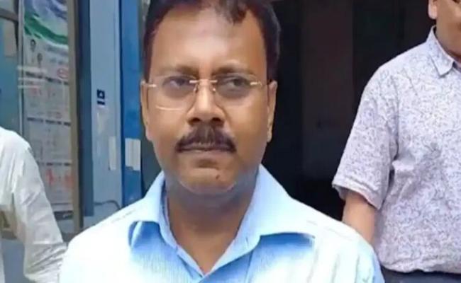 पूर्व प्रधानाचार्य संदीप घोष गिरफ्तार, सीबीआई ने 16 दिनों की पूछताछ के बाद लिया हिरासत में