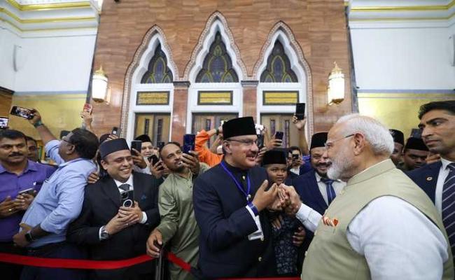प्रधानमंत्री मोदी ब्रुनेई से आज रवाना होंगे सिंगापुर