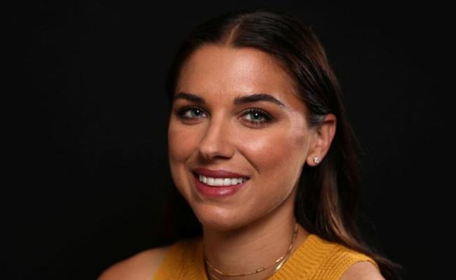 एलेक्स मॉर्गन ने पेशेवर फुटबॉल से लिया संन्यास, गर्भवती होने की घोषणा की