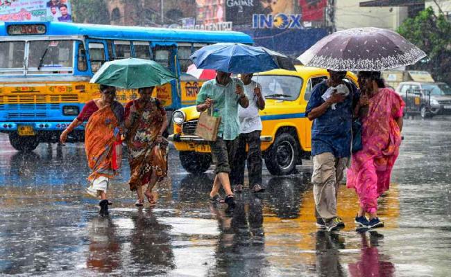 कोलकाता और पश्चिम बंगाल के जिलों में बारिश की संभावना