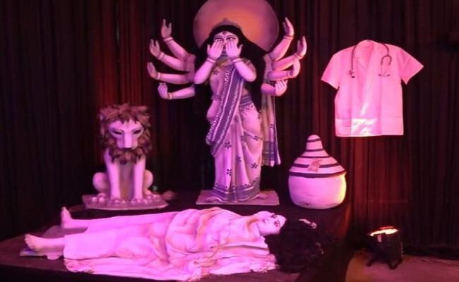 दुर्गा पूजा पंडाल में आरजी कर पीड़िता के दर्द को दर्शाती प्रतिमा का अनावरण, लज्जा थीम पर आधारित है मूर्ति