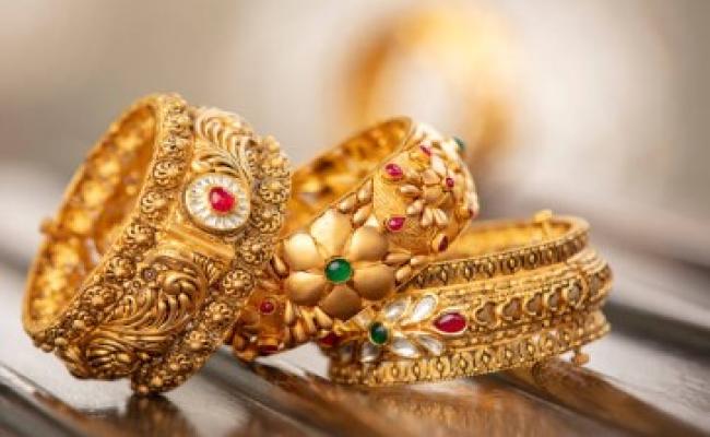 करवा चौथ के दिन भी महंगा हुआ सोना, चांदी के भाव में बदलाव नहीं