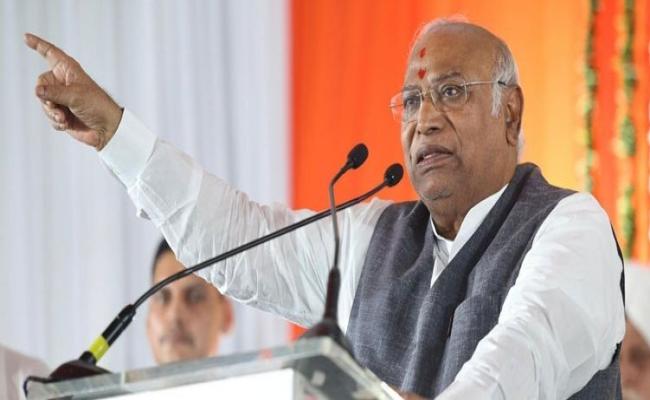 खड़गे ने EVM पर उठाया सवाल, कहा- ‘जालसाजी’ से चुनाव जीत रहे हैं पीएम मोदी