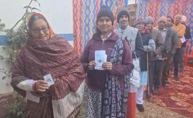 केदारनाथ  विधानसभा सीट पर उपचुनाव के लिए शांतिपूर्ण मतदान शुरू