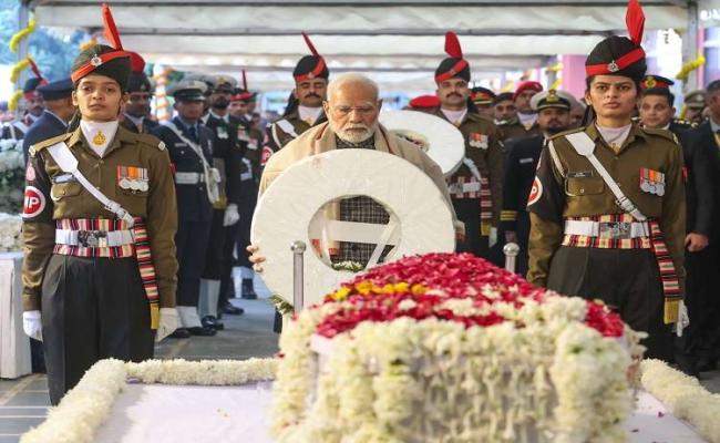 मनमोहन सिंह के अंतिम संस्कार के बाद भीअंत्येष्टि और स्मारक स्थल को लेकर कांग्रेस हमलावर