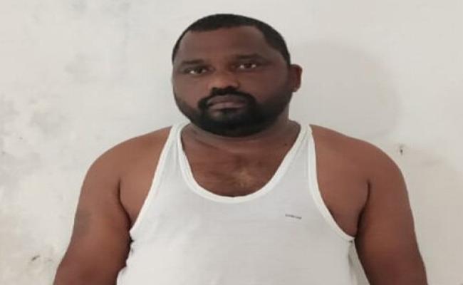पत्रकार मुकेश चंद्राकर हत्याकांड का मुख्य आरोपि‍त सुरेश चंद्राकर गिरफ्तार