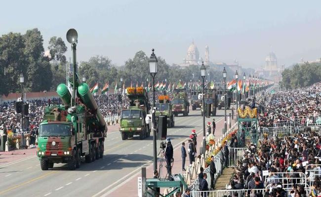 गणतंत्र दिवस की परेड में कर्तव्य पथ पर दिखा भारत के स्वदेशी हथियारों का जलवा
