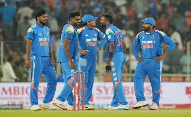 भारत ने तीसरे वनडे में इंग्लैंड को 142 रन से हराया, श्रृंखला 3-0 से की अपने नाम