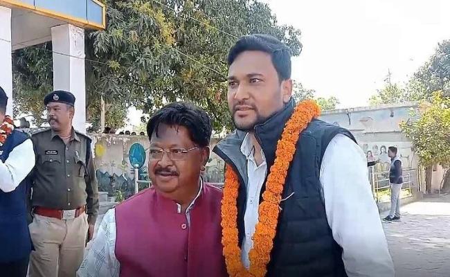छत्तीसगढ़ नगरीय निकाय चुनाव: कुनकुरी नगर पंचायत अध्यक्ष पद पर कांग्रेस का कब्जा, BJP प्रत्याशी को 81 वोट से हराया