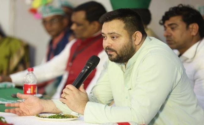 बिहार की एनडीए सरकार को15 साल पुरानी गाड़ी की तरह इसे खत्म कर देना चाहिए: तेजस्वी