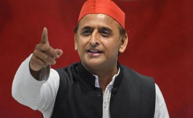 बीजेपी सरकार में ठगों और अपराधियों को सत्ता का संरक्षण,अपराधी, हिस्ट्रीसीटर और ठग सत्ता से गठजोड़ कर आम जनता को लूट रहे है