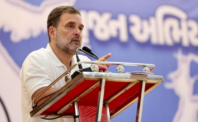 गुजरात में गरजे राहुल गांधी : बोले 'कांग्रेस ही RSS और BJP को हरा सकती '