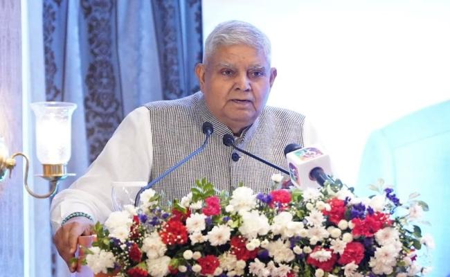 उपराष्ट्रपति धनखड़ ने फिर की सुप्रीम कोर्ट पर टिप्पणी, कहा- संसद सबसे ऊपर, सांसद ही तय करेंगे संविधान में क्या हो