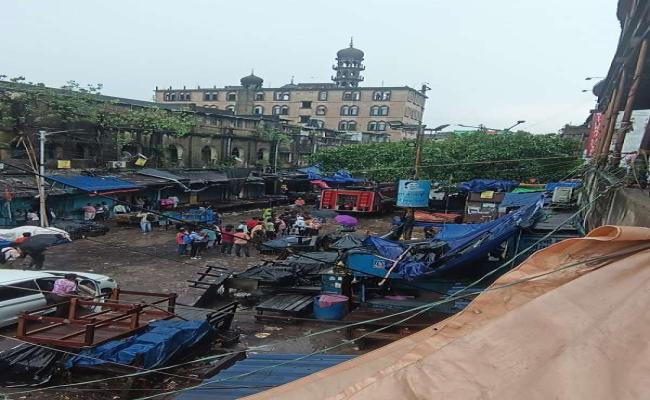 कोलकाता के होटल में भीषण आग, दो बच्चों सहित 14 लोगों की मौत