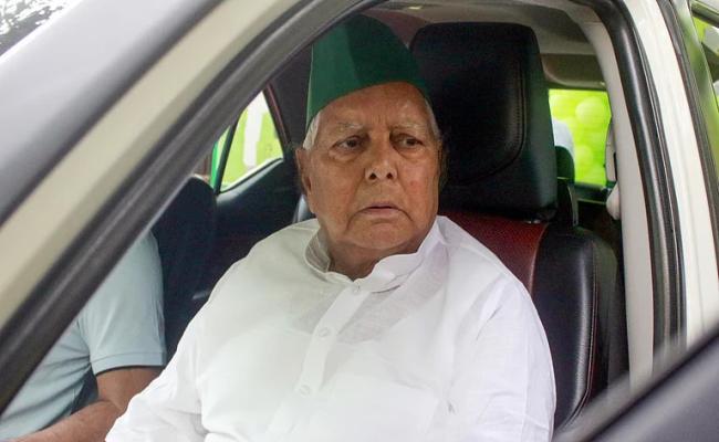 बिहार में विधि व्यवस्था का हो गया अंतिम संस्कार' : लालू प्रसाद