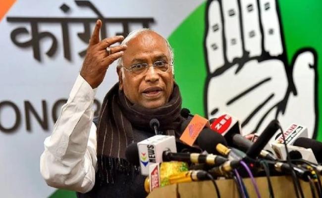 खरगे ने प्रधानमंत्री को लिखा पत्र, लोकसभा उपाध्यक्ष के चयन की मांग