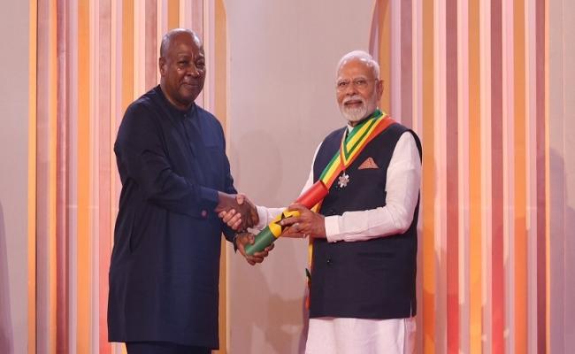 भारत-घाना संबंधों को मिली नई ऊंचाई, प्रधानमंत्री मोदी को वहां के सर्वोच्च नागरिक सम्मान से नवाजा गया