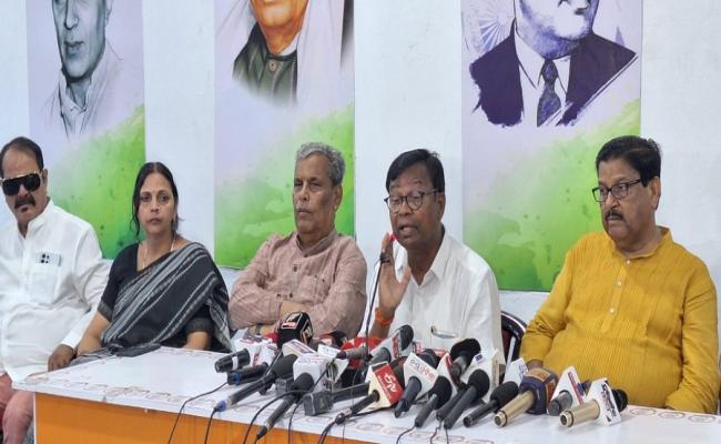 कांग्रेस के लिए महिला उत्पीड़न के मुद्दे पर समझौता करने का सवाल ही नहीं उठता : भक्त चरण दास