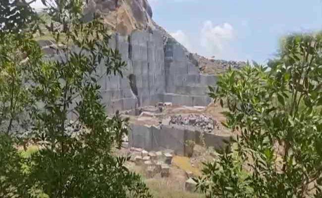 आंध्र प्रदेश : ग्रेनाइट खदान में चट्टानाें के गिरने से छह की माैत व दस घायल