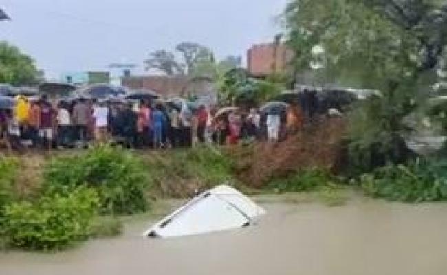 गोंडा : नहर में कार गिरने से 11 की मौत व चार घायल, एक बच्ची लापता