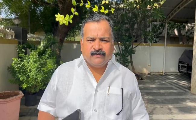 कांग्रेस ने पूछा, सरकार चुनाव आयोग के कामकाज पर संसद में चर्चा के लिए तैयार क्यों नहीं?