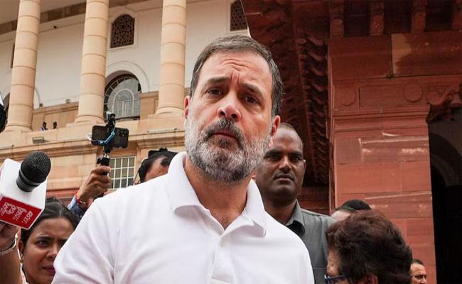 राहुल गांधी ने सावरकर पर टिप्पणी को लेकर कोर्ट को बताया- उनकी जान को खतरा है